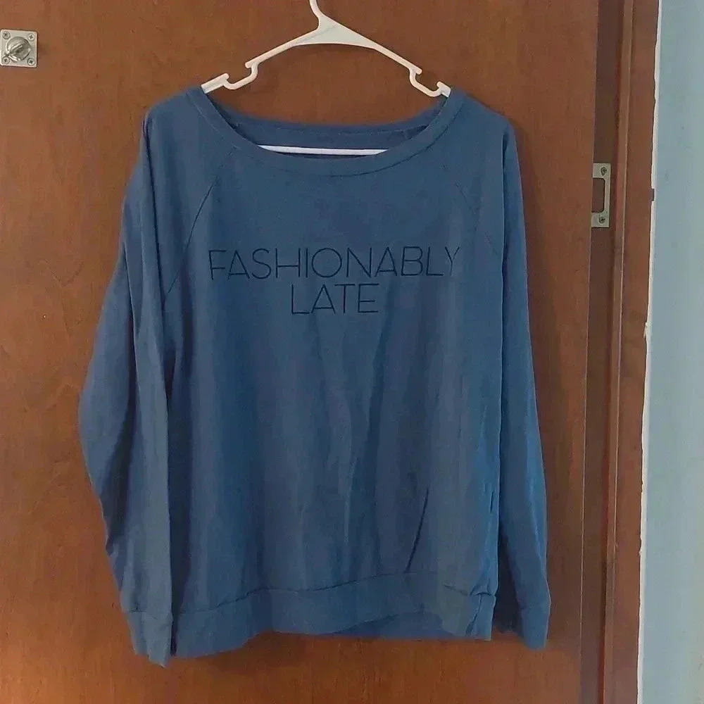 "Fashionably Late" blue lonsleeve top
